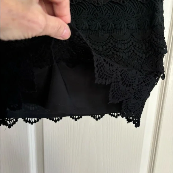 Bebe adorable size 2 lace skirt. Side zip. Fully‎ lined. New without tags. - Picture 7 of 7